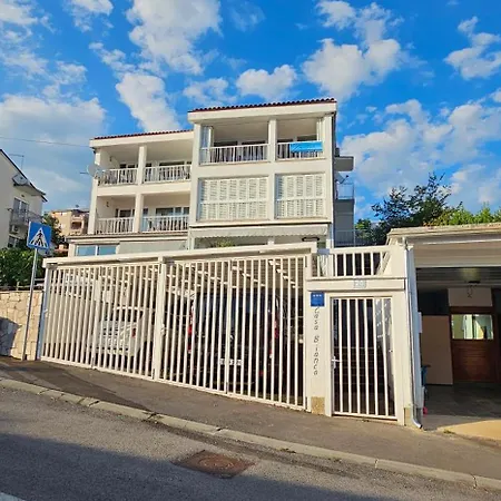 Casa Bianca Penthouse Apartment *